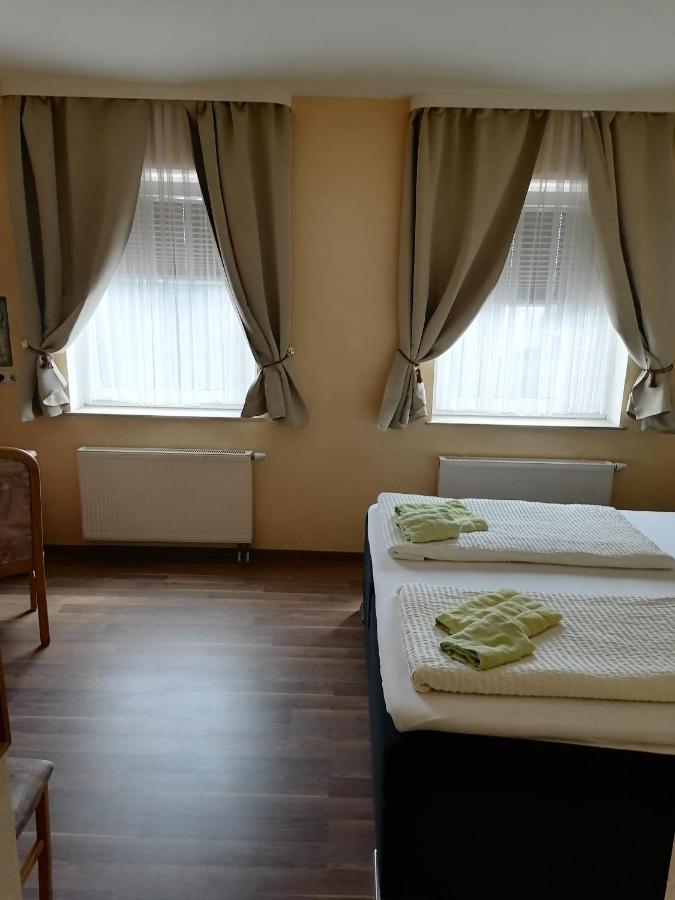 Pension Kuehnauer Hof Dessau-Rosslau ภายนอก รูปภาพ