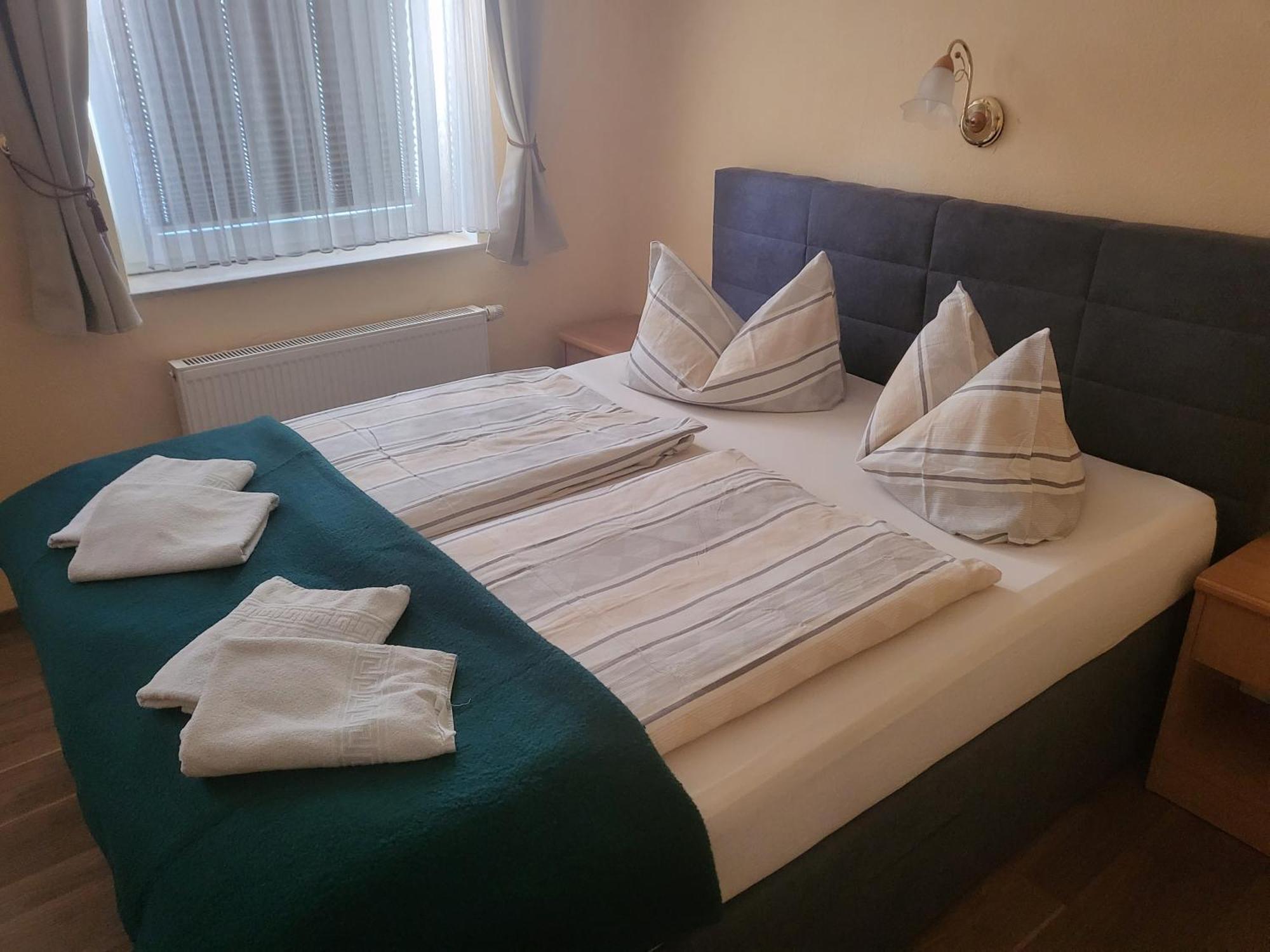 Pension Kuehnauer Hof Dessau-Rosslau ภายนอก รูปภาพ