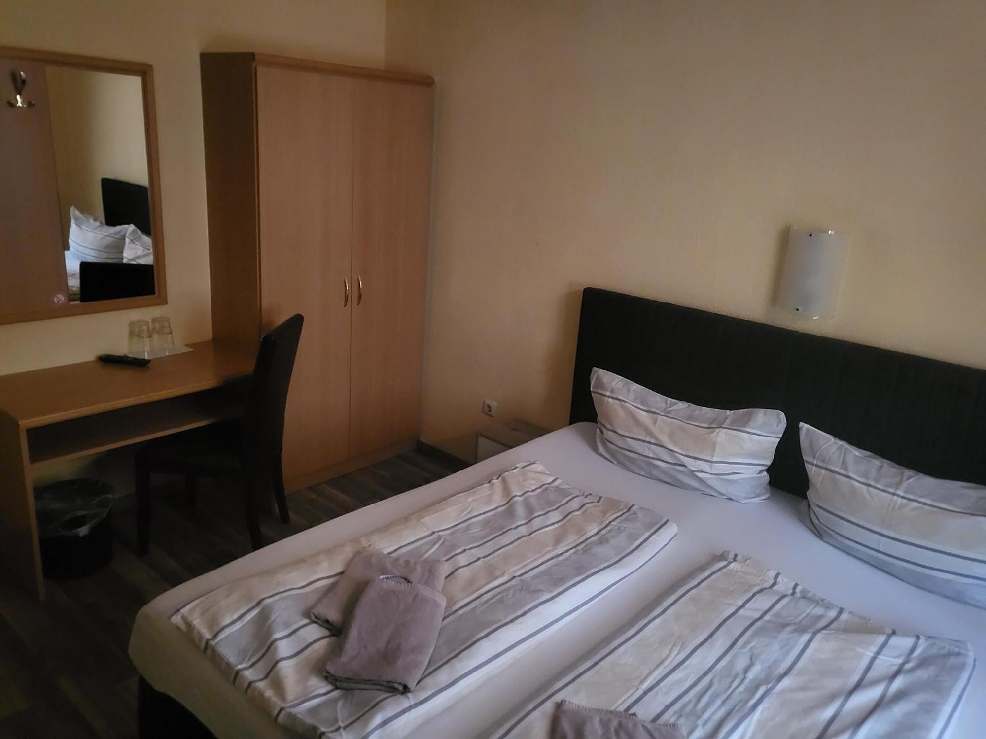 Pension Kuehnauer Hof Dessau-Rosslau ภายนอก รูปภาพ
